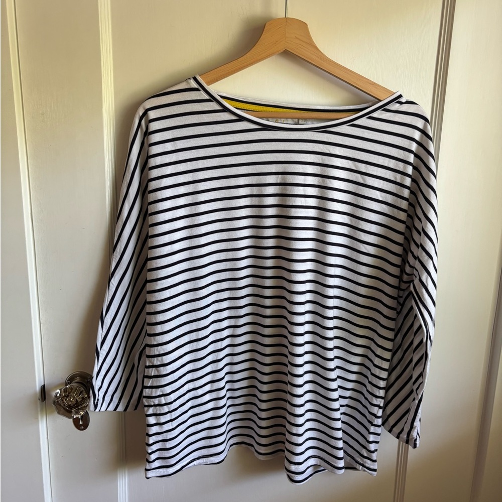 Boden Black and White 3/4 Sleeve Boxy Tee